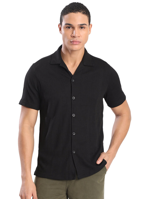 Men Regular Fit Textured Resort Collar Knitted Shirt