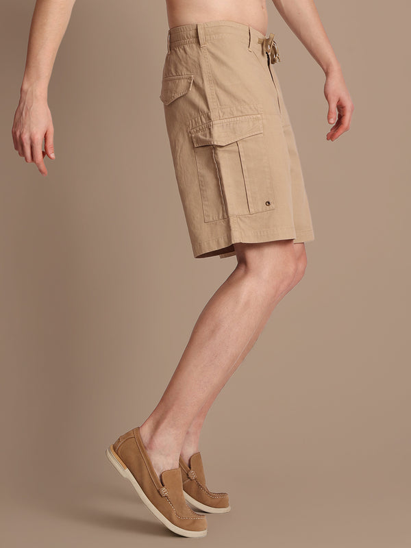 Men Solid Mid-Rise Relaxed Fit Cargo Shorts