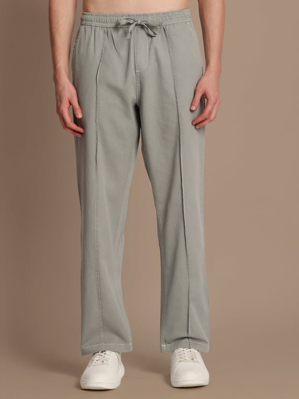 Men Mid-Rise Relaxed Fit Style Pleated Casual Trouser