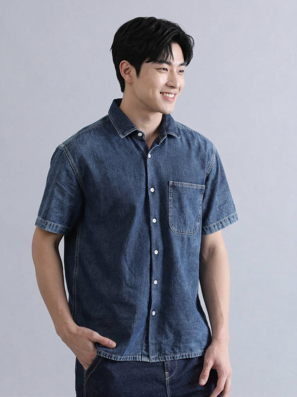 Men Spread Collar Boxy Denim Shirt With Contrast Stitch