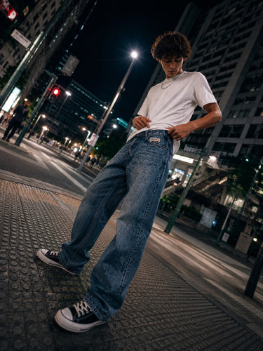 Men Blue Badge Heavy Washed Relaxed Fit Jeans