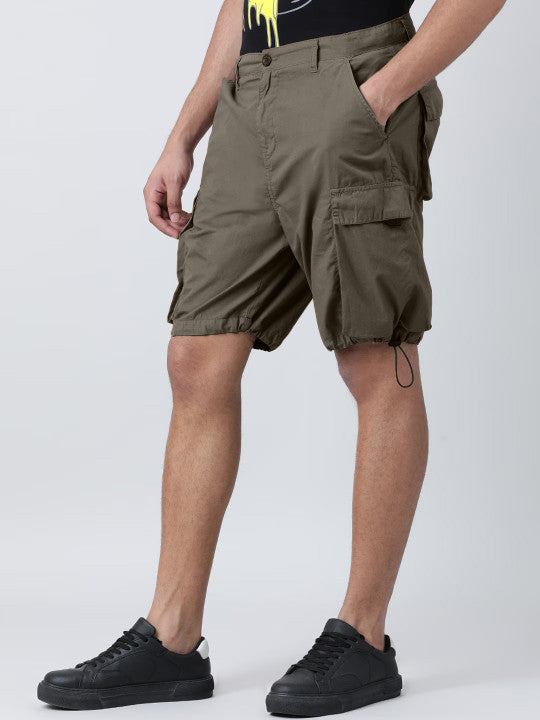 Men Solid Cargo shorts with adjustable hem