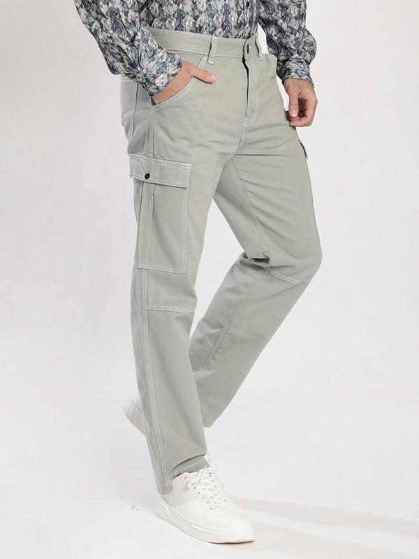 Men Relaxed Mid-Rise Pure Cotton Cargos With Contrast Stitch