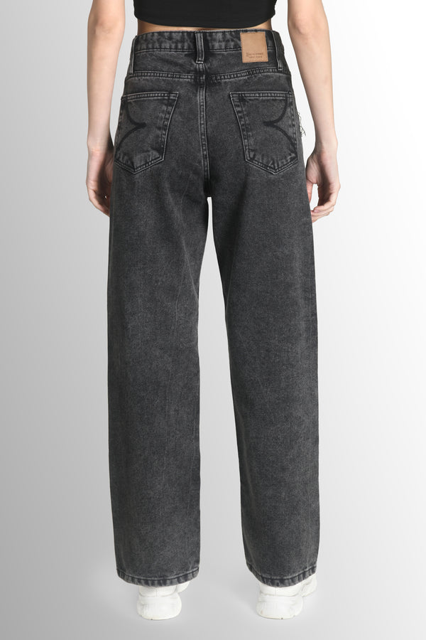 Women Distressed Straight Fit Denim jeans